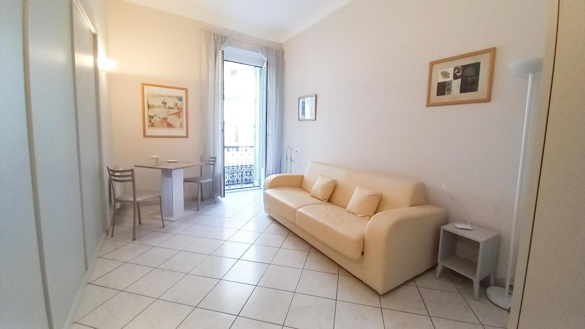 Mimosa 1 * Cannes